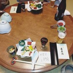 江戸三 - テーブルセッティング♪まあるいテーブルがかわいい