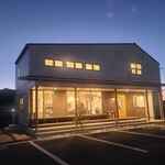 Buratto + カフェ - 夜になると、こんな感じ。