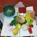 江戸三 - 前菜アップ♪赤いのはこんにゃく