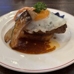 キッチンバル さんりんしゃ - 料理写真:アイダホハンバーグ　すごいボリューム！