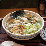 らーめん工房 魚一 - 料理写真:カキラーメン魚醤あっさり 1970円