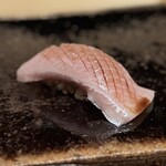 鮨処 乾杯 - 鰤(ブリ)