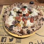 Pizzeria Bakka M'unica - 気まぐれピッツァ(秋野菜、サルシッチャ、アンチョビ)