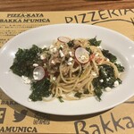 Pizzeria Bakka M'unica - 鶏ラグーのパスタ(クリスマス仕立て)