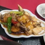 群鳳 - 2種類の海鮮とキノコ類炒め。コレは旨い。