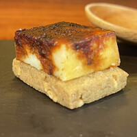 TexturA - 白胡麻サブレと海苔チーズケーキ（焦がし中華醤油仕上げ）