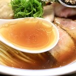 入鹿TOKYO - 鶏牛海老貝の醤油スープ