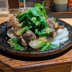 炭火焼鳥と一口餃子 TORA鶏YA 難波千日前店 - 極み炭火焼きもも