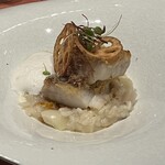 シェ フルール 横濱 - 鮮魚のポワレ　蓮根・百合根の白味噌風味フリット