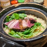 炭火焼鳥と一口餃子 TORA鶏YA - ツムラ本店鴨と三つ葉土鍋めし