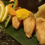 吟の蔵 - 八海山サーモンの炙り寿司