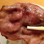 炭焼き豚丼 和とん - どアップ