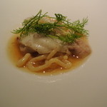 フロリレージュ - 鱈の白子と牛のシビレ　ブランダードのビゴリとコンソメ