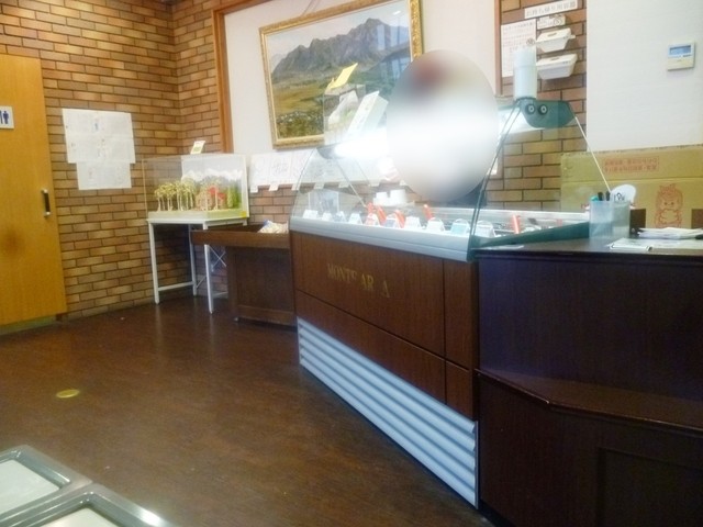 豊上製菓（株）（直営店モンテリア）>