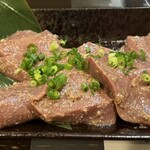 上ホルモン篤 - フレッシュレバー（塩）600円