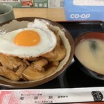 食堂 高田屋 - 隠れているが漬物もある