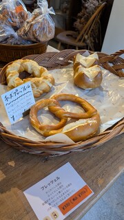 メイズベーカリー - 