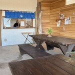 カフェスタンド広浦 - テーブルが3〜4個あるので、すぐに食べられます！
