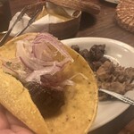 北出食堂 - 手のひらサイズのトルティーヤパクパクあっという間に無くなります。生地は柔らかすぎず固すぎずで美味しい