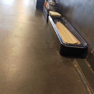 いりこらーめん銀のダルマ_0