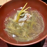 青蓮院門跡前 月おか - 間人蟹のしんじょう　大原牛蒡、ニンジン、サンド豆、柚子