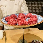 イタリア料理 今井 - 【写真⑩】知床牛(北海道網走郡大空町、大橋牧場、60ヶ月肥育)のイチボのハンバーグ