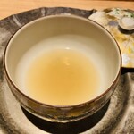 イタリア料理 今井 - 【写真①】ズワイ蟹(柴山港)と蛤(千葉)の出汁