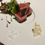 青蓮院門跡前 月おか - サカエヤ熟成近江牛経産牛炭火焼き、山わさび、万願寺とうがらし、ルッコラ、舞茸