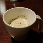 ビストロ メランジェ - まず「キャベツとベーコンの濃厚なカップスープ」から…