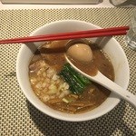 らぁめんや やしげる - 焦がし煮干しラーメン