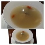 本格四川料理 三鼎 - 烏骨鶏と薬用人参のスープ・・烏骨鶏は高級食材ですのでいいお味が出ています。
            高麗人参も入り体によさそうな品でした。
