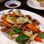 東昇酒家 - 砂肝の炒め物