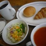 Cafe ONE OR EIGHT - モーニング540円スープ・ヨーグルト・サラダ・ドリンク・パン2ヶまで