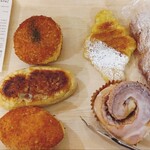 yakitatei - 料理写真:ピロシキ160円、クルンジ160円、シナモンロール170円他（2025年11月）
