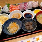 天然魚と七輪焼き 隠れ居酒屋 雑魚や - ⑫明石産トロサワラと淡路産サクラマスと明石産トロハマチ造り盛り定食