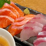 天然魚と七輪焼き 隠れ居酒屋 雑魚や - 淡路産サクラマスと明石産トロハマチ