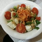 バーワルチー - パニールや玉葱アチャールのサラダ・平成２６年１１月２７日