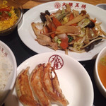 大阪王将 - 肉野菜炒め定食 餃子付き ¥860
