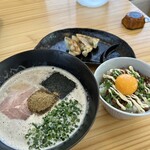 龍道 - 料理写真:濃厚魚介豚骨ラーメンCセット