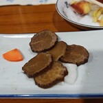 秋田おばこ紅駅前 - 秋田の伝統的な漬け物いぶりがっこ。