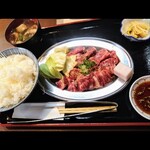 浪花焼肉 肉タレ屋 - こちらが私の注文