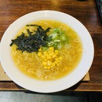辛麺と焼き豚足 麺座ISSA - 魚介塩ラーメン