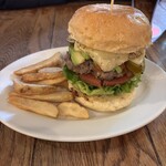 パントリー コヨーテ - TJ burger