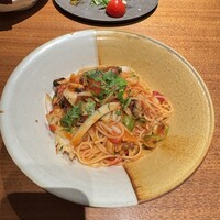 QUINDI - ムール貝とトマトのスパゲッティ　¥1800