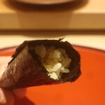 鮨 しみづ - 炊き立てのシャリと山葵の巻物