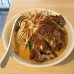 極濃タンメン イチラク - 排骨が厚さも大きさも半分位に⤵︎