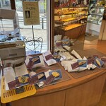 パン工房　フルニエ - 残ってパン達は、コレだけだったんですYO〜T^T