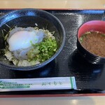 マル伊商店 内海店 - 生しらす丼ご飯並¥1100