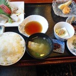 おさかな処 さわ - 刺身定食（1,600円）