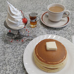 YAMAZAKI COFFEE - ホットケーキ＆ソフトクリーム　ドリンクセット